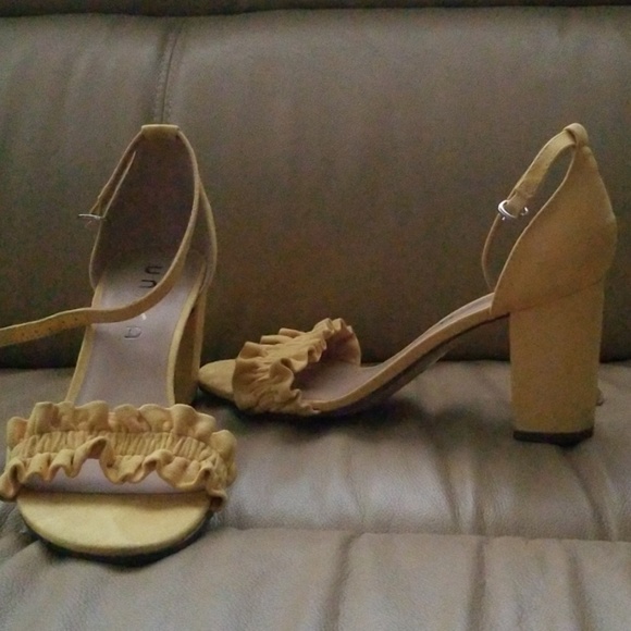 Shoes - Picture 2 of 3